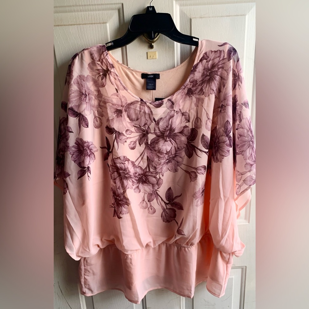 NWT women’s blouse